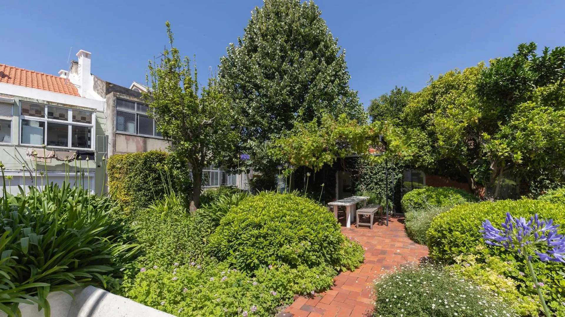 Hidden Graca Garden By Lovelystay Lisboa Portugal