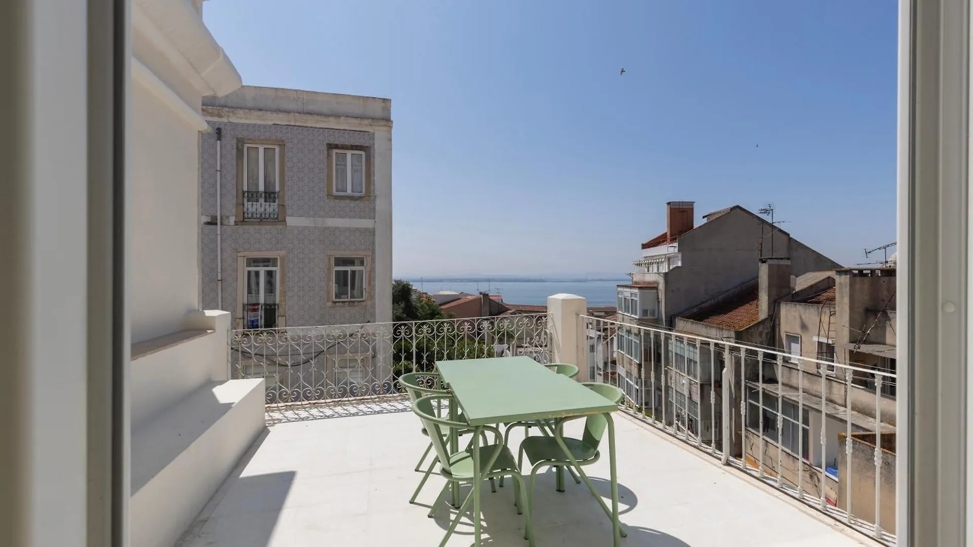 Hidden Graca Garden By Lovelystay Lisboa Lägenhet