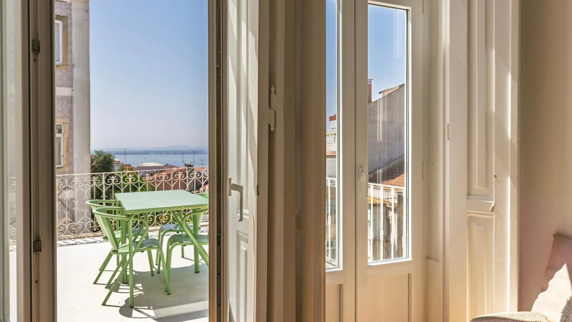 Hidden Graca Garden By Lovelystay Lisboa